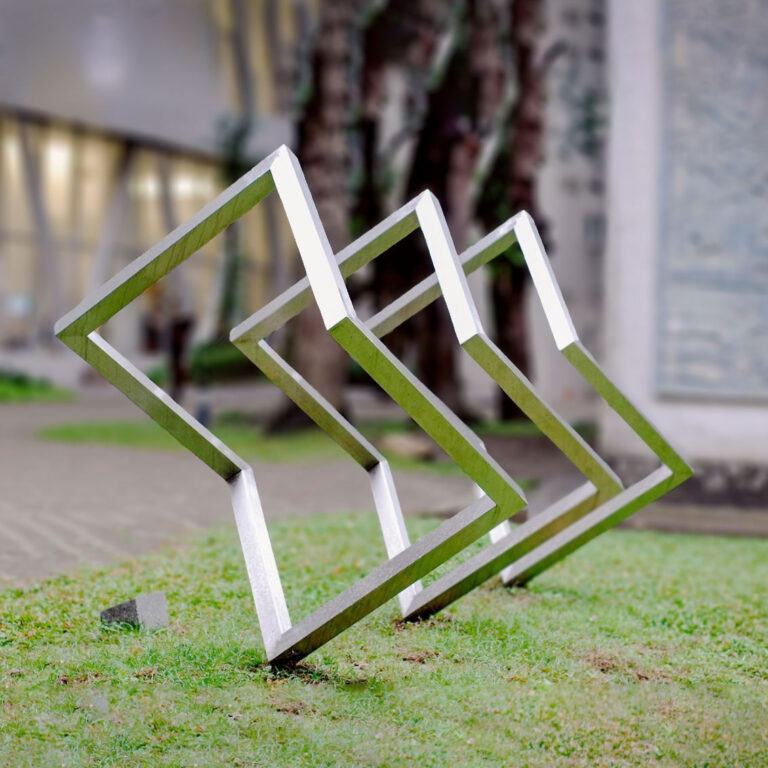 Artwork by artist Yenti Hsu, exhibited at Domio Gallery.