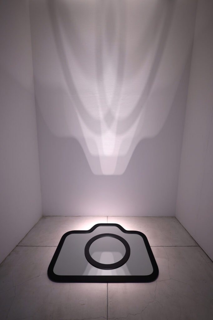 Artwork by artist Yasuaki Matsuura, exhibited at Domio Gallery.
