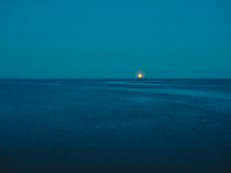 Versilia Blue Ritual #640, 2021, photography, 70x93 cm, 5000 €, ed. by Filippo Brancoli Pantera, exhibited at Domio Gallery.